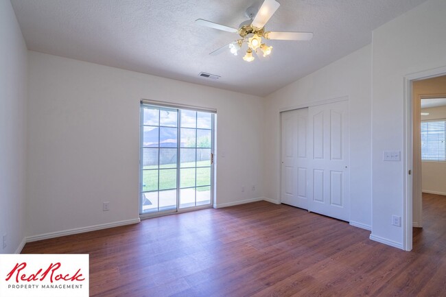 Building Photo - Remodeled 3 Bedroom Townhome with Great Vi...