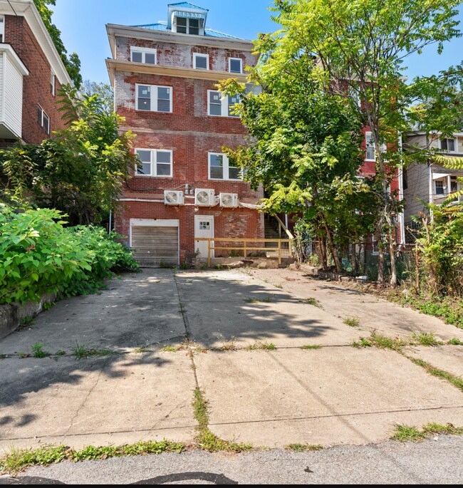 Building Photo - 928 Morningside Ave