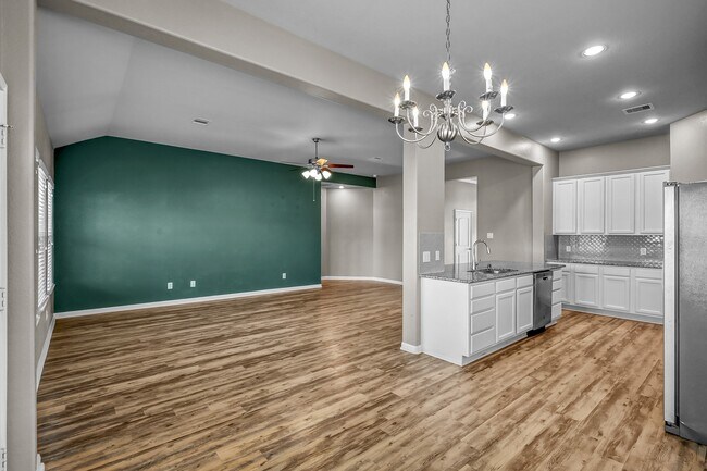 Building Photo - 11107 Lulu Ln