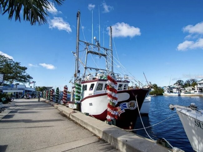 Building Photo - 616 Windrush Bay Dr