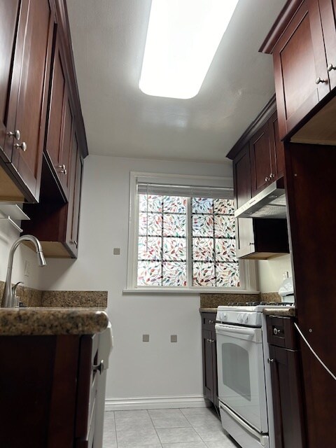 Building Photo - 367 Burchett St
