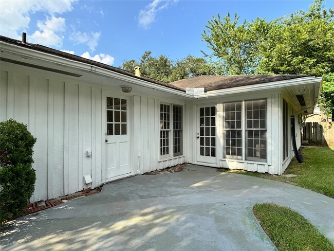 Building Photo - 5139 Indigo St