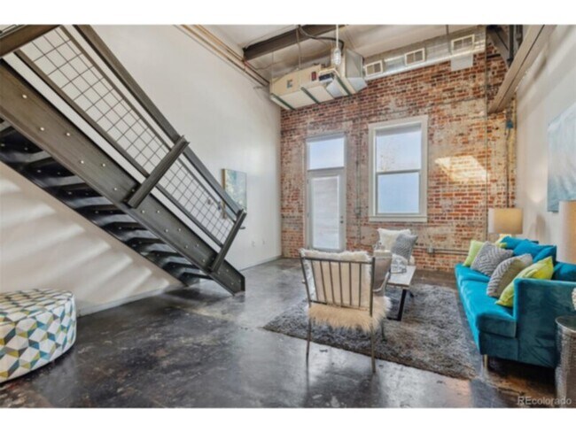 Building Photo - 1111 Osage St