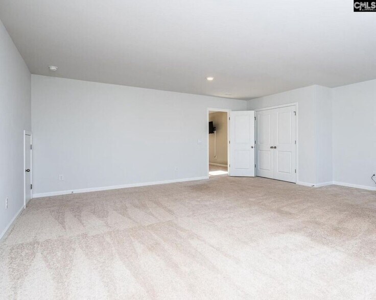 Building Photo - 833 Kirby Ct