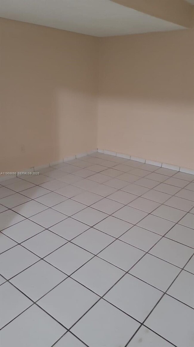 Building Photo - 5100 SW 41st St