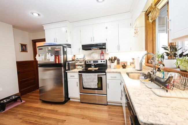 Building Photo - 19 Burton Terrace