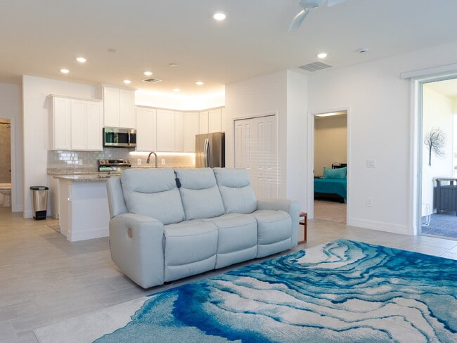 Building Photo - Move in now with zero deposit! This stunni...