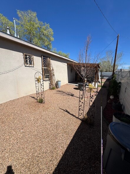 Building Photo - 4600 6th St NW