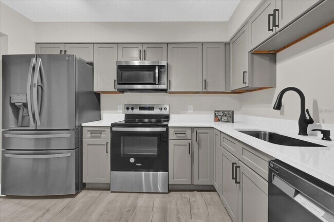 Building Photo - 544 Orange Dr