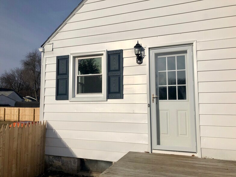 Building Photo - 27 Campbell Dr