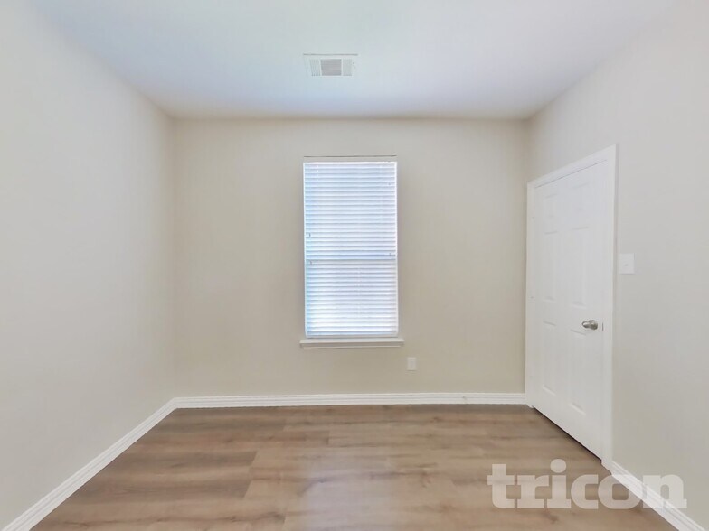 Building Photo - 114 Cole St