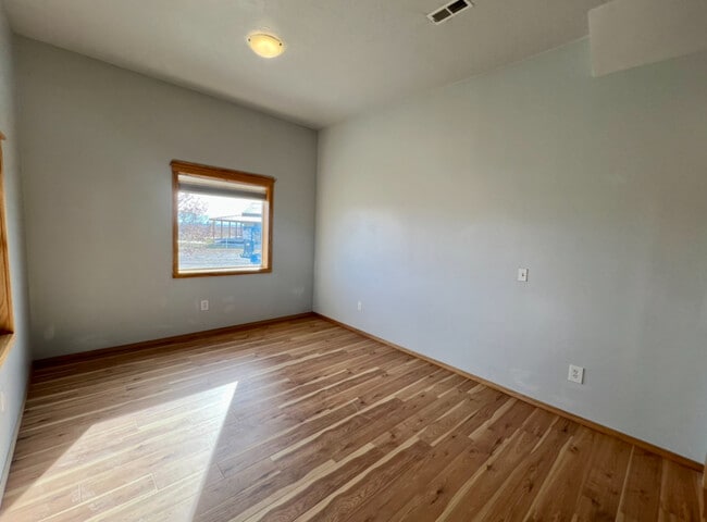 Building Photo - 19 Spotted Horse Rd