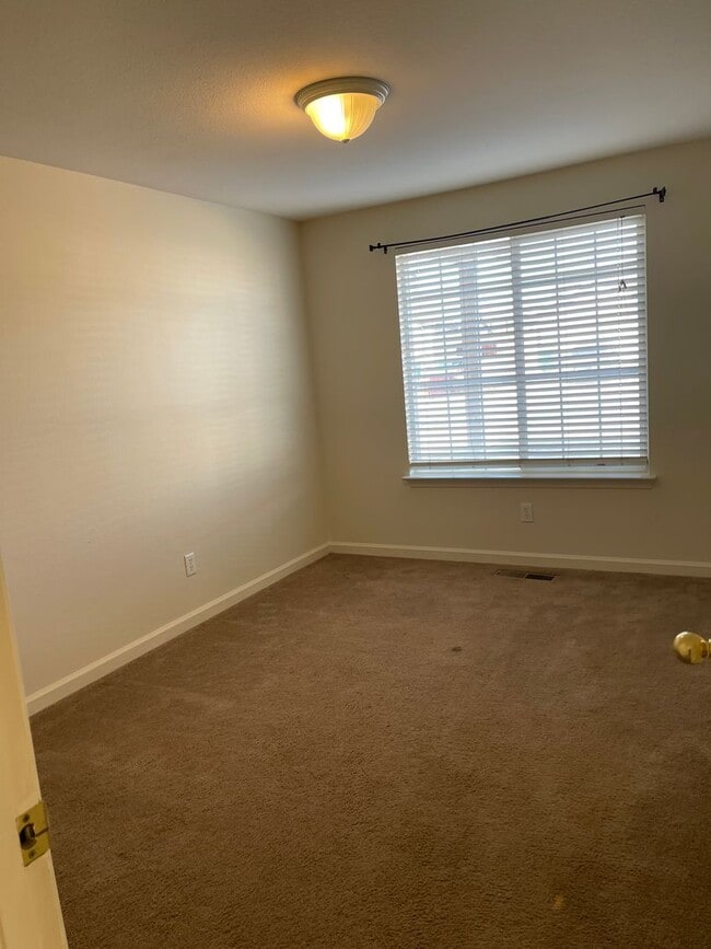 Building Photo - Being cleaned. Showing delayed.