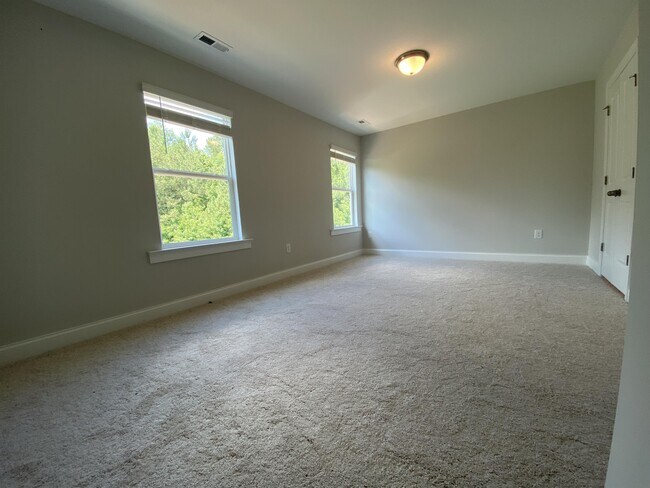 Building Photo - 339 Old Grove Ln