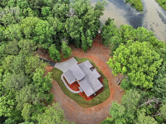 Building Photo - 161 Hoot Owl Ln