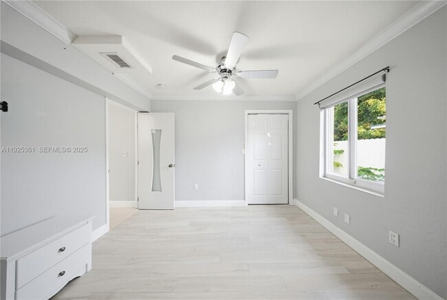 Building Photo - 300 NE 175th St