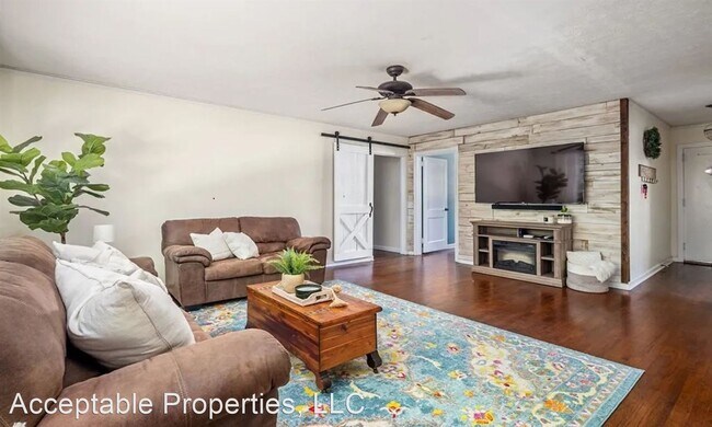 Building Photo - 3 br, 1 bath House - 2344 Gurley Dr.
