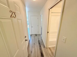 Building Photo - Pet friendly 1 bed apartment in South Lake Tahoe