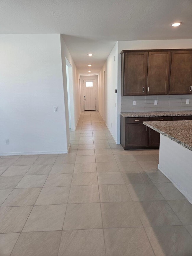 Building Photo - 22457 E Watford Dr