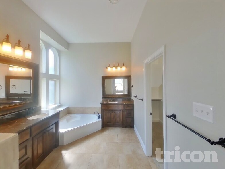 Building Photo - 108 Mckinley Dr