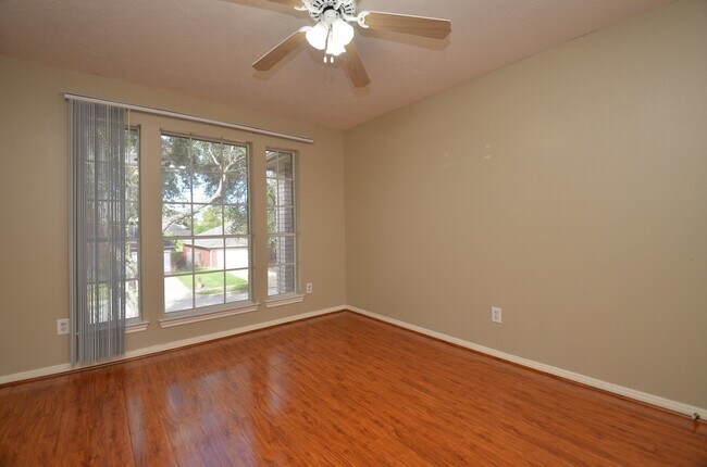 Building Photo - 8815 Barron Wood Cir E