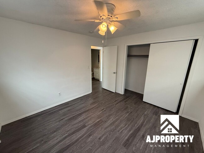 Building Photo - 600 E Aspen Blvd