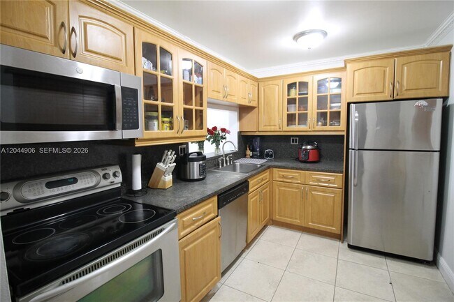 Building Photo - 8415 SW 107th Ave