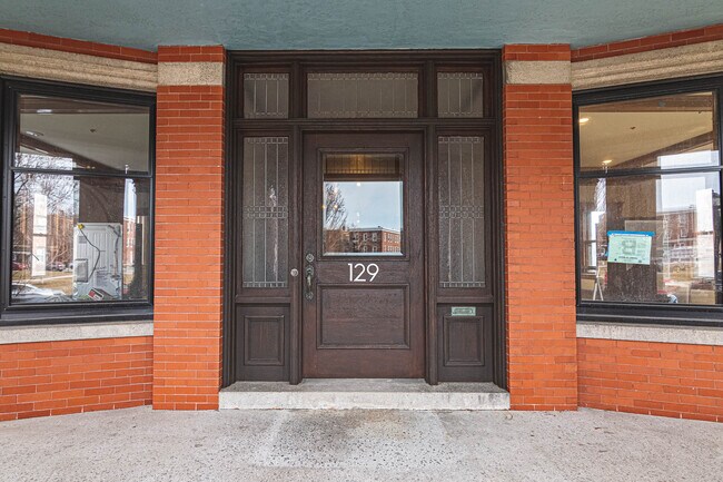 Building Photo - Harbor Point Salem