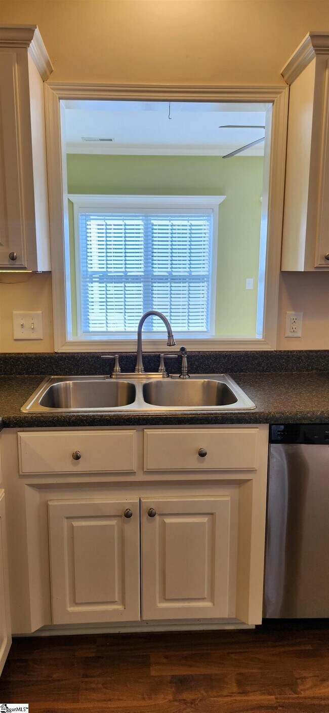 Building Photo - 152 Middleton Park Ln