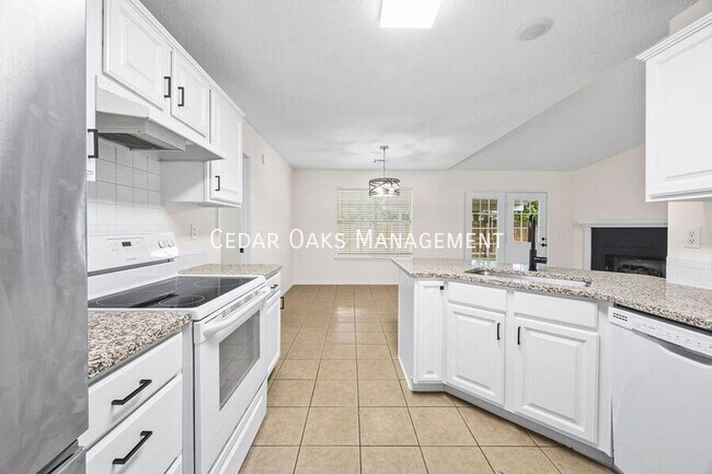Building Photo - 1142 S Jasmine Ln
