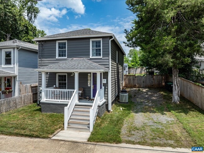 Building Photo - 903 Charlton Ave