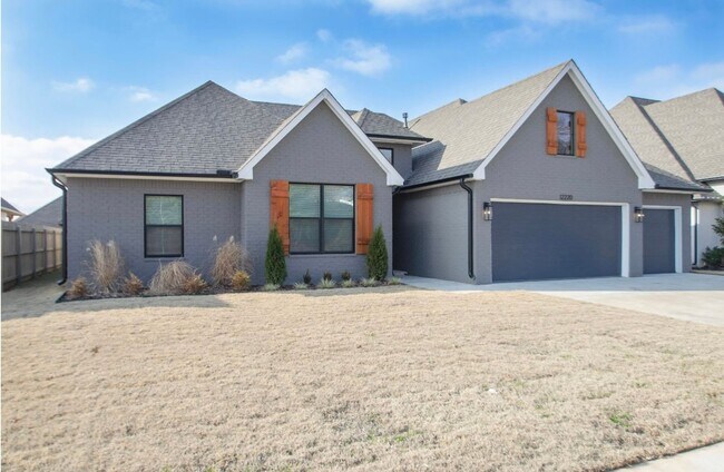 Building Photo - Gorgeous Newer Construction 4 Bedroom Home...