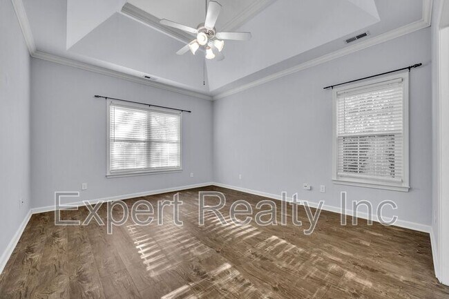 Building Photo - 8235 Wynwood Dr