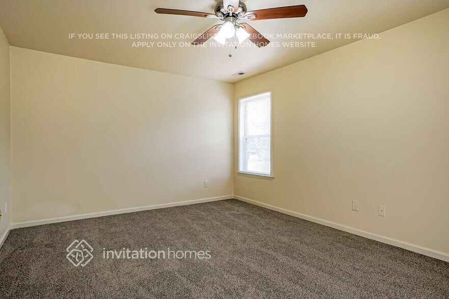 Building Photo - 10400 Neland St