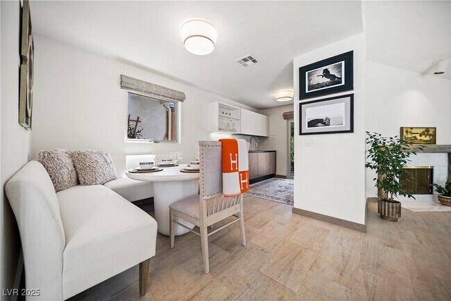 Building Photo - 3027 Bel Air Dr