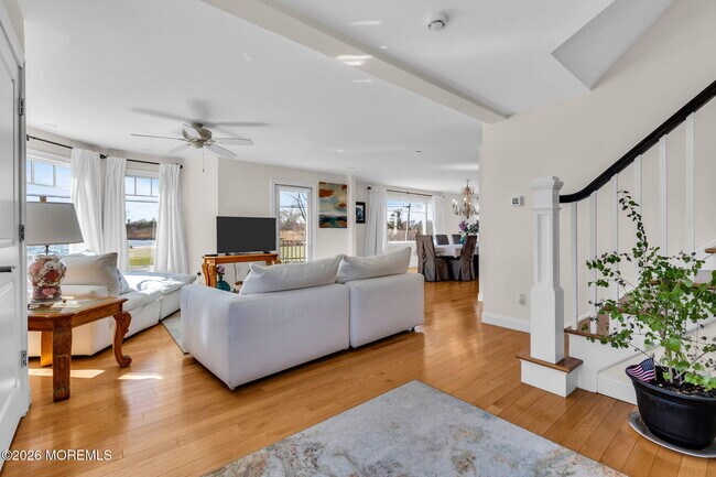 Building Photo - 550 Whiting Ave