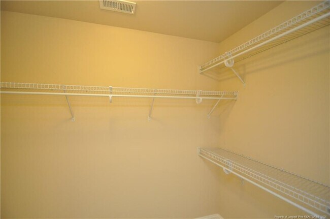 Building Photo - 409 Braxman Ln
