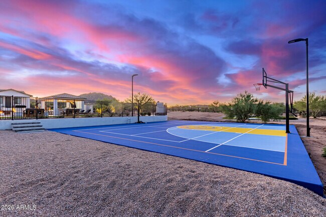 Building Photo - 13924 Dyer Ln