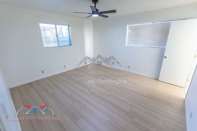 Building Photo - 5706 E Des Moines St