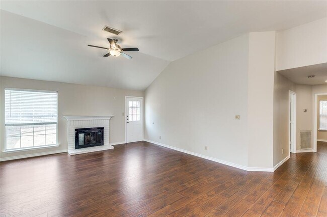 Building Photo - 4748 Bracken Dr