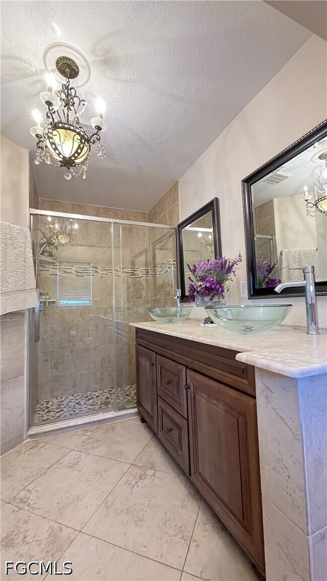 Building Photo - 213 SE 21st St