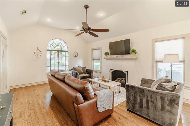 Building Photo - 915 Stewart Dr