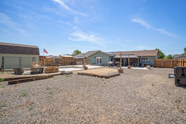 Building Photo - 2072 Lonnie Ln