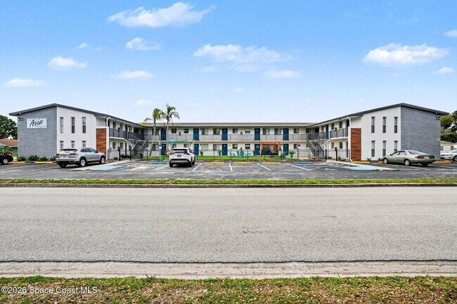 Building Photo - 115 Seminole Ave W