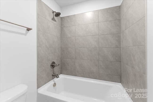 Building Photo - 628 Amalfi Dr