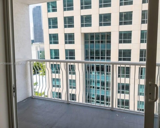 Building Photo - 1200 Brickell Bay Dr