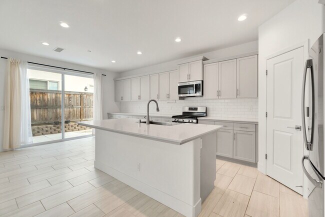 Building Photo - 863 Orchard Hills Rd