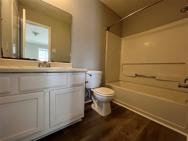 Building Photo - 8811 Baskove Dr