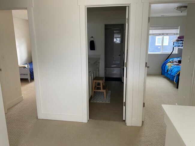 Building Photo - 238 E 370 N