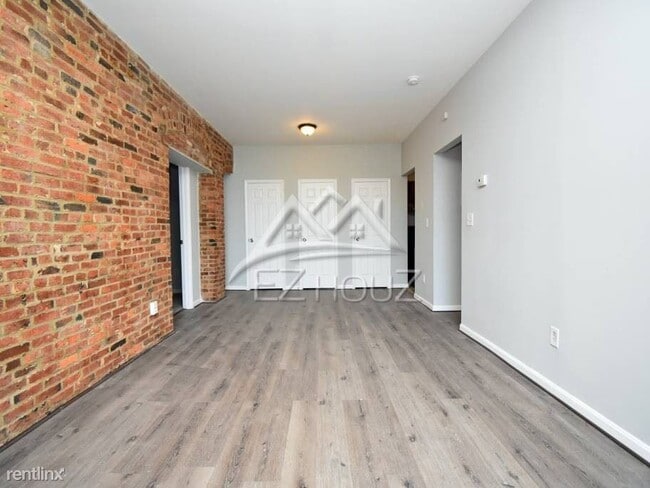 Building Photo - 2419 Greenmount Ave